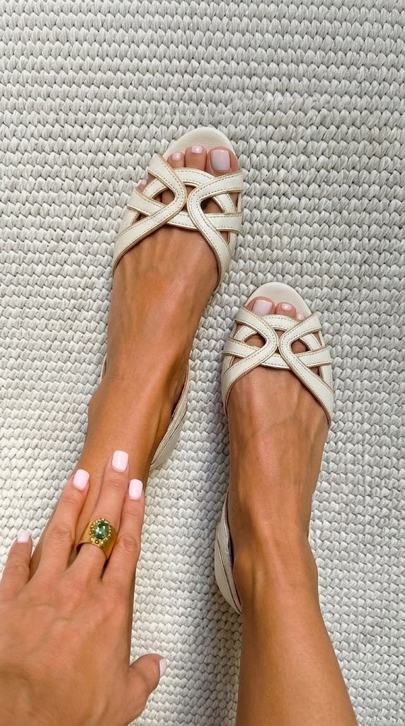 Camilla | Sandales tressées crème élégantes