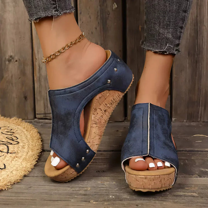 Sofia - Wedges Lumi Stud
