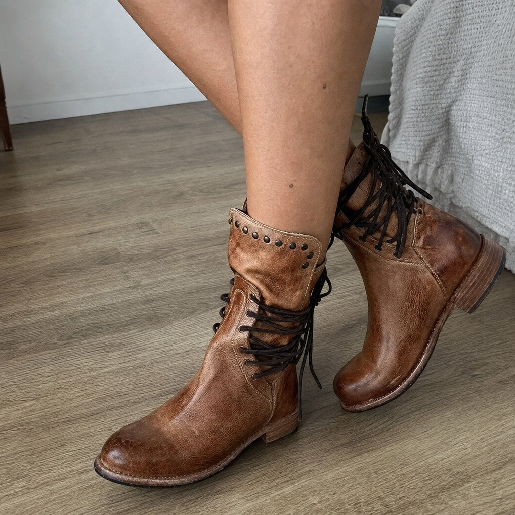 Annick porte les bottes Mae